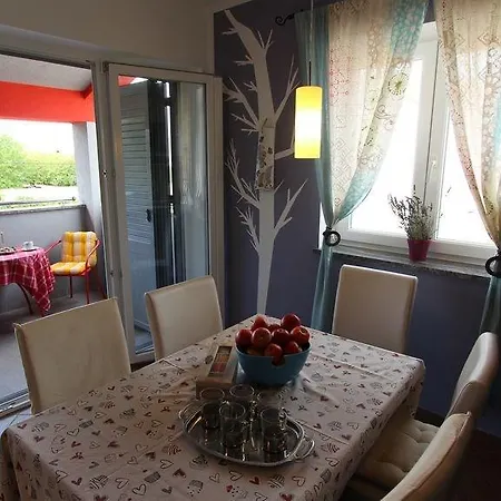 Apartment Malinska 12 *
